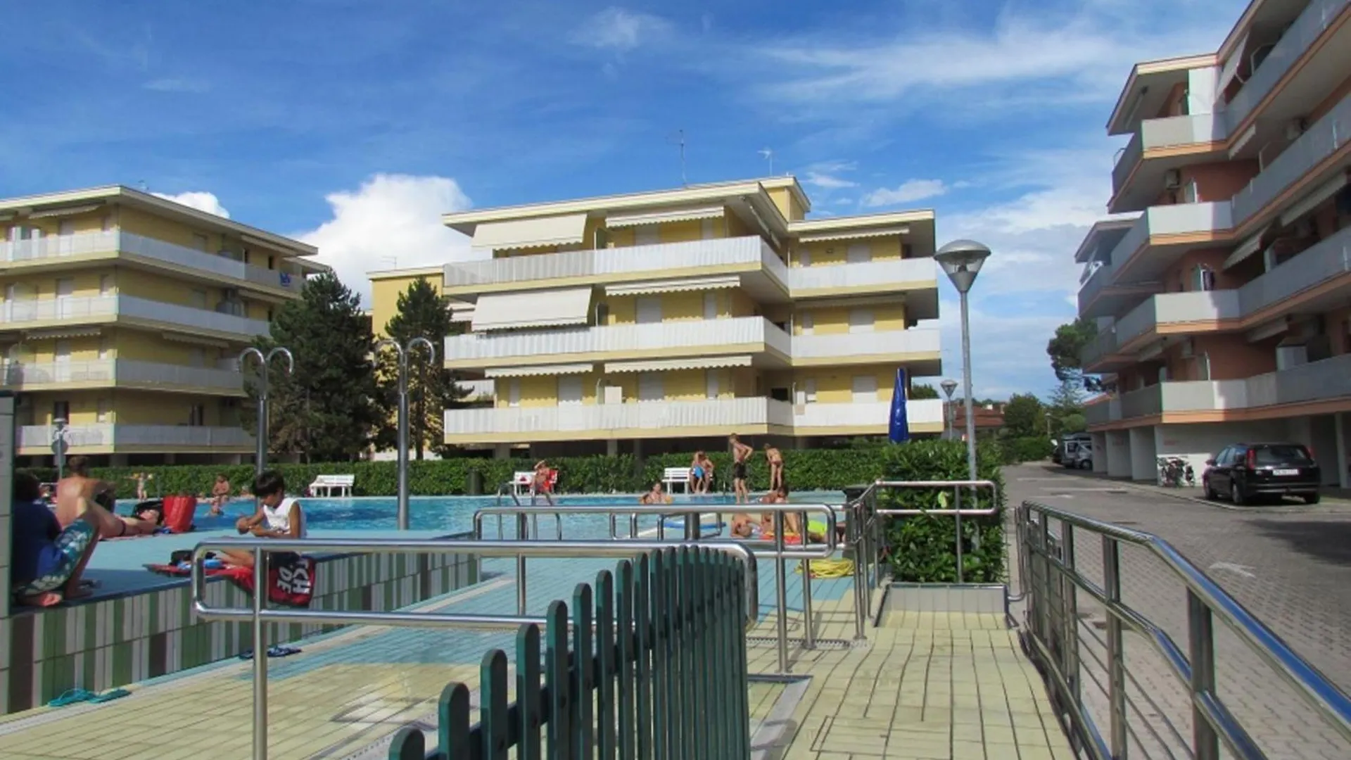 Flat In A Residence With Pools And Tennis Courts ビビオーネ 0*,  イタリア